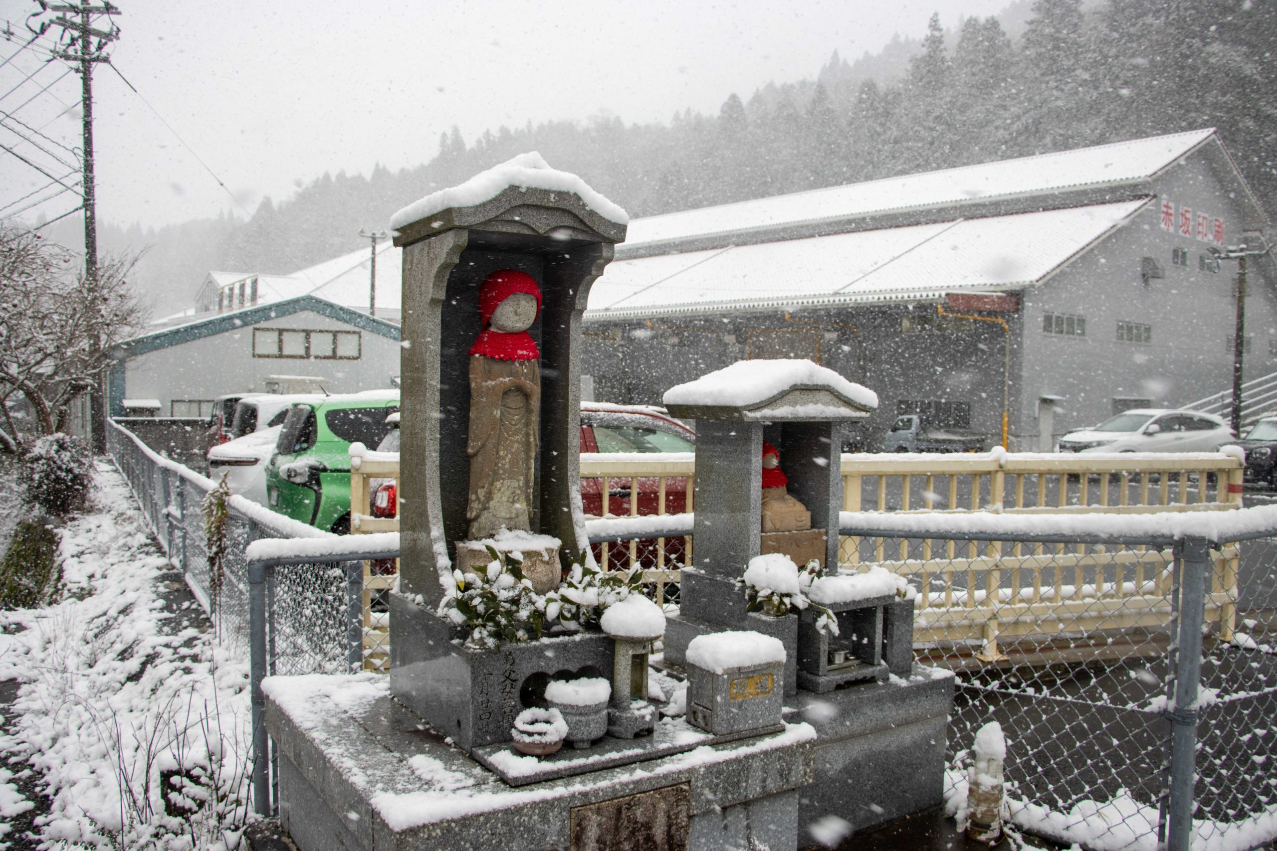 雪とお地蔵様